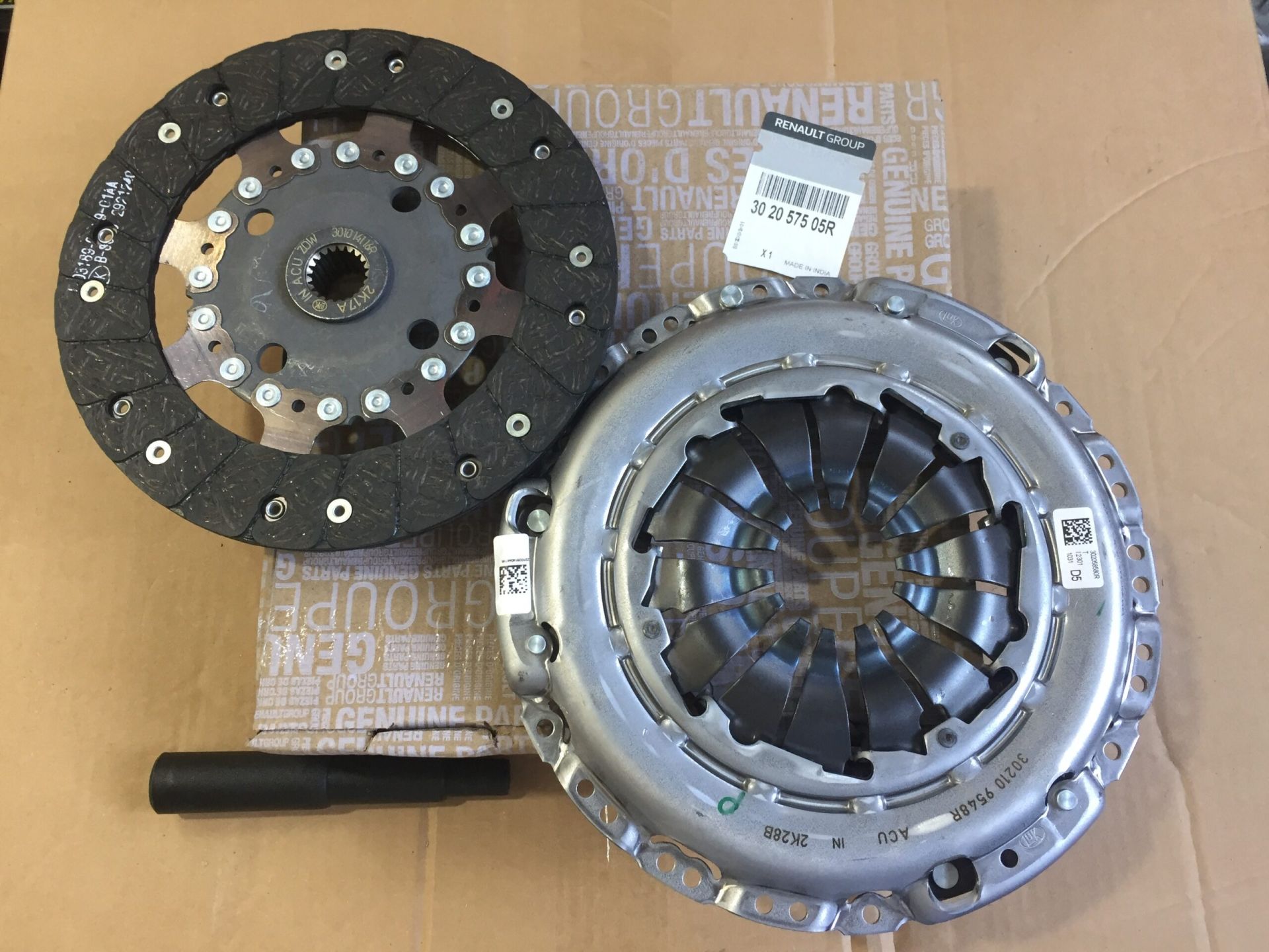 DEBRİYAJ SETİ (RULMANSIZ)  K9K 1.5DCİ 6 İLERİ FLUENCE - MEGANE III -DOKKER - KANGO III - LODGY - 302057505R