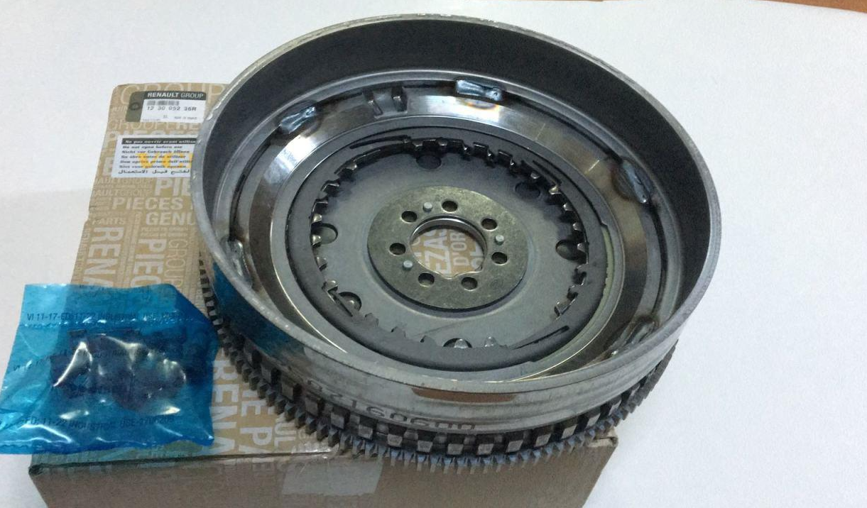 VOLANT RENAULT MEGANE III 09> SCENIC III 09> CAPTUR I 13> TALISMAN 15> MEGANE IV 15> CLIO IV 12> DUSTER 13> (EDC) 1.5dCi K9K - MAİS  123005236R