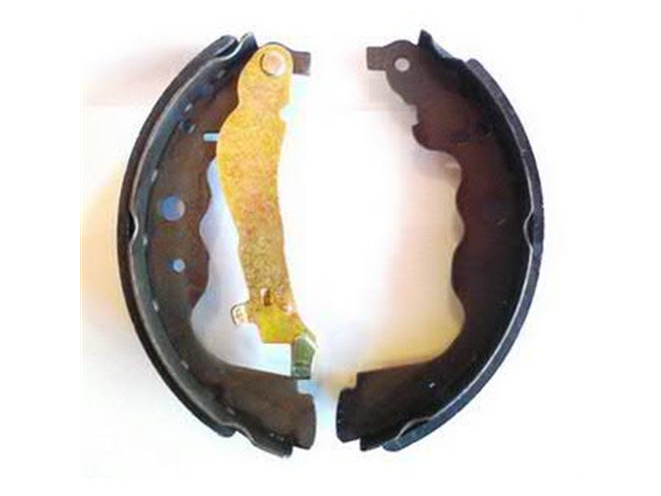 ARKA PABUÇ BALATA KANGOO 08> EXPRESS 21> ZOE 14> CLIO IV 12> CAPTUR I 13> SYMBOL III 13> LOGAN II 12> DUSTER 10> DOKKER 12> SANDERO II 12> (230x43)- MAİS 7701210109